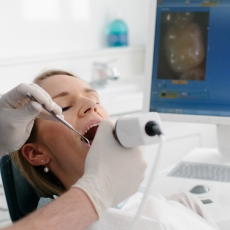 Intraoralscanner für 3-D-Aufnahmen